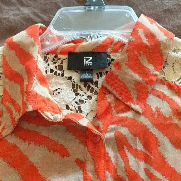 Orange and lace blouse. Size M-L. I Z Byer brand - Picture 8 of 9